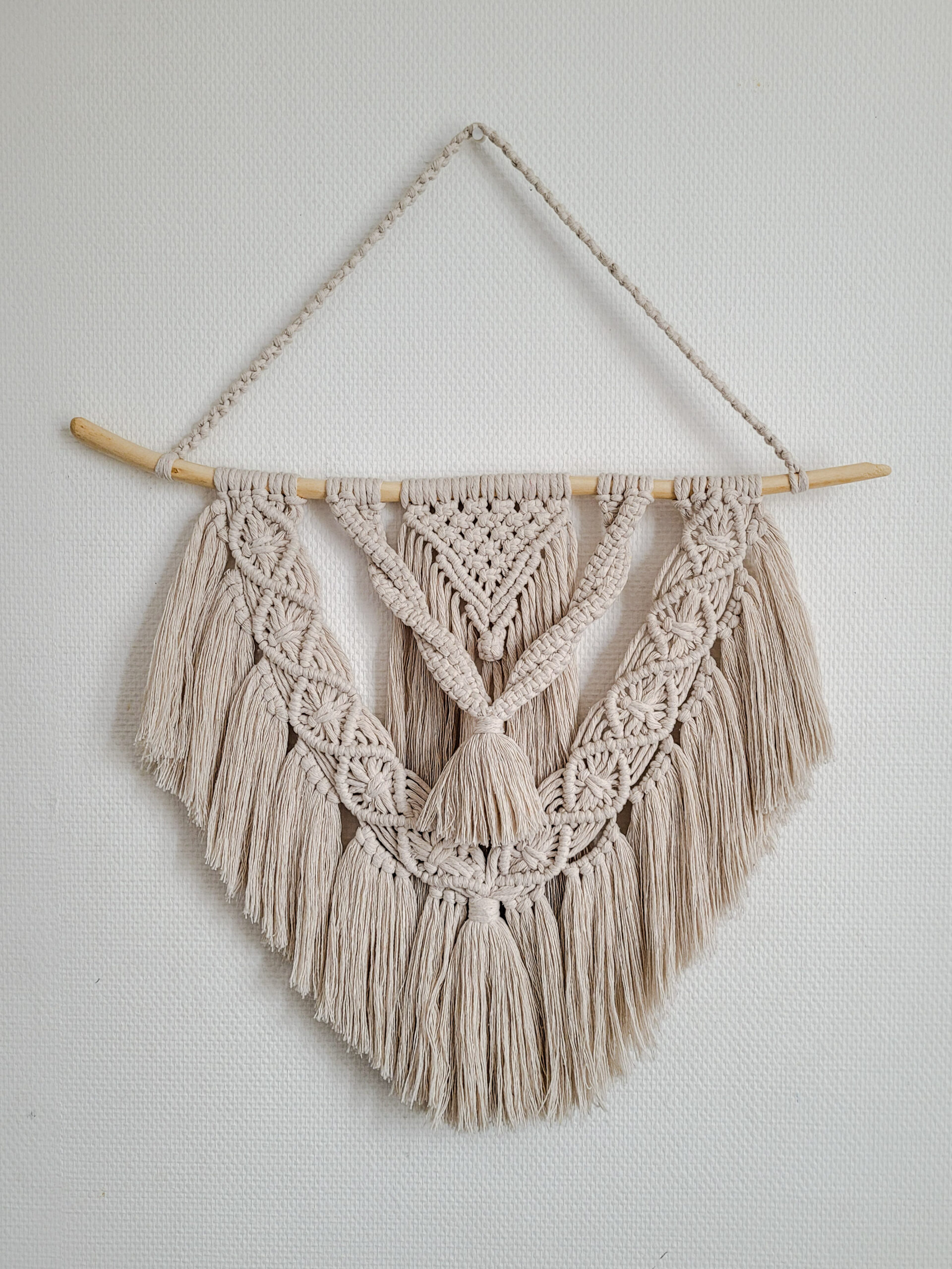 macrame suspension murale beige 2 macrame suspension murale beige 2